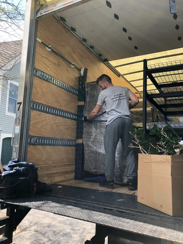 What to do with the boxes after moving? 5 great options